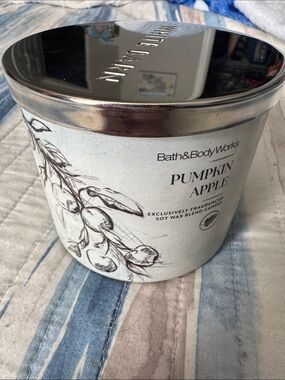 Bath & Body Works Pumpkin Apple Candle